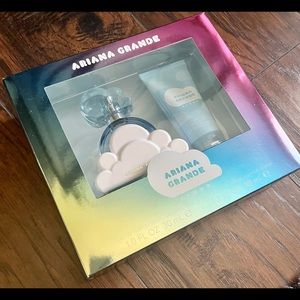 Ariana Grande Cloud gift set